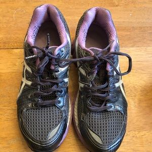 ASICS athletic shoes very good condition size 8.5